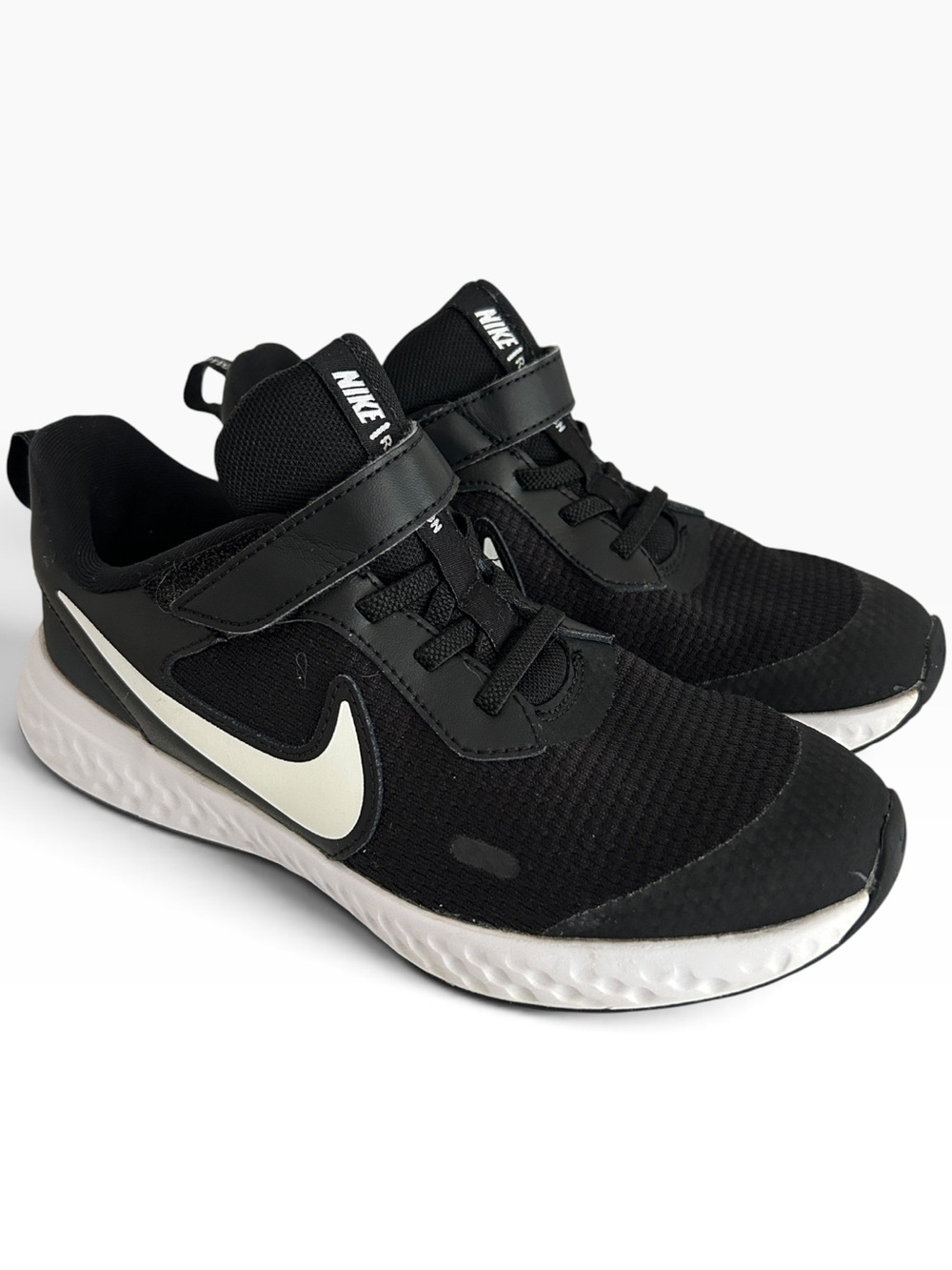 NIKE | Kids Nike Revolution 6 Black Sneakers with White Swoosh Size 3Y